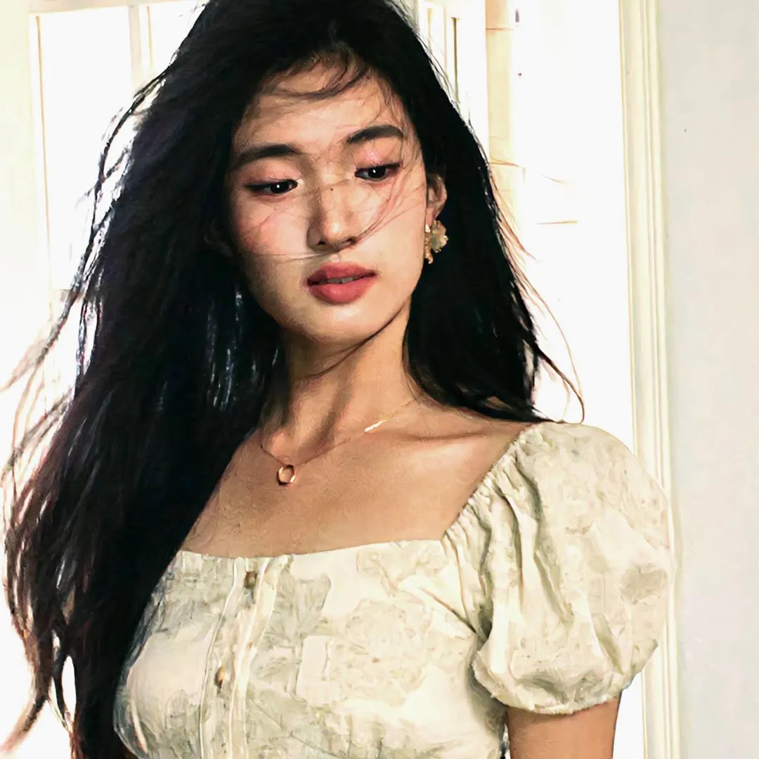 九顶假发的女孩