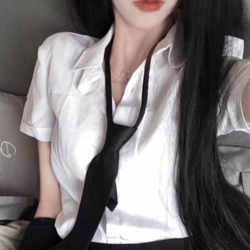 桥头咖啡屋